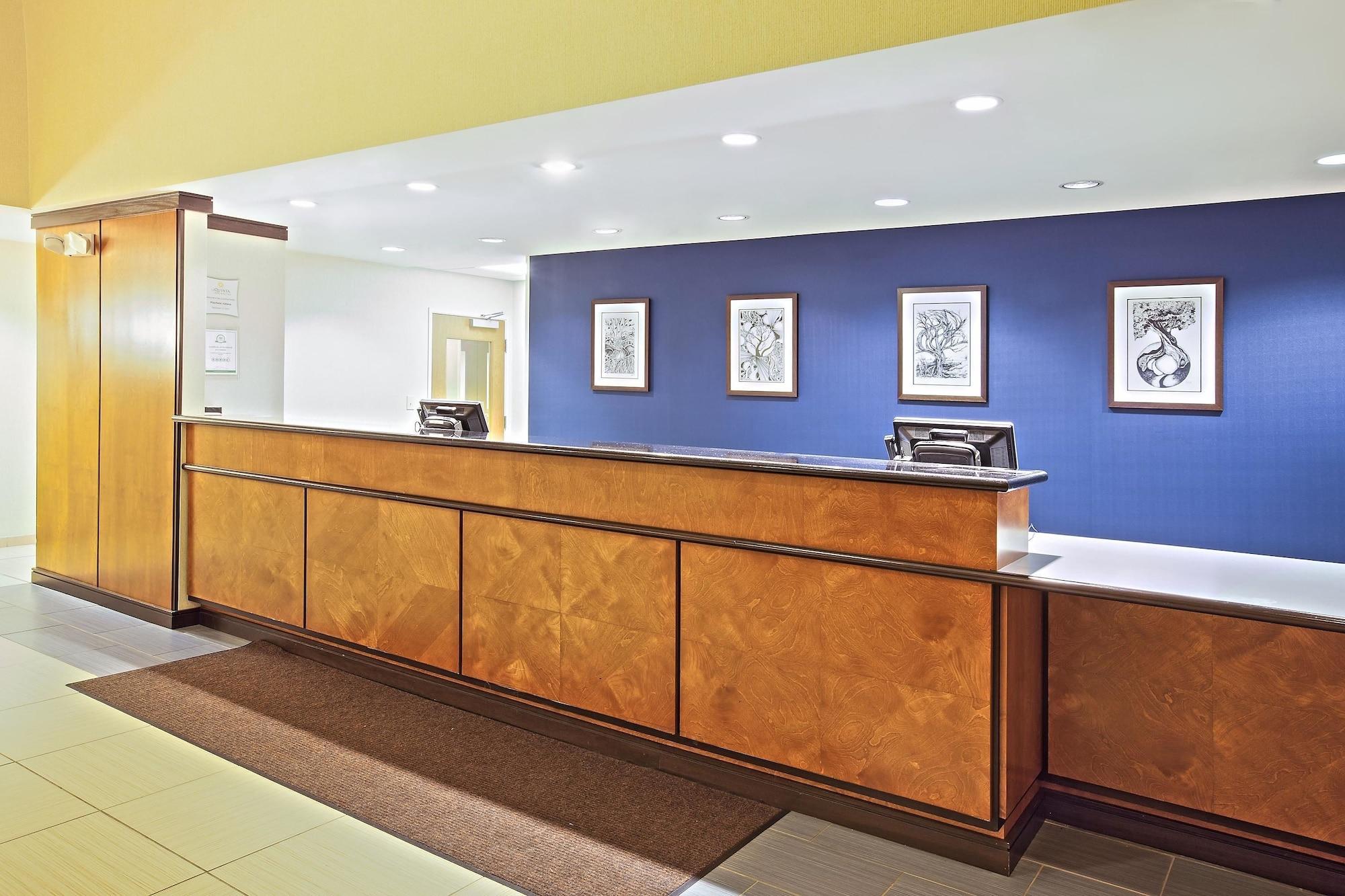 Hotel La Quinta By Wyndham Indianapolis Airport Plainfield Exterior foto