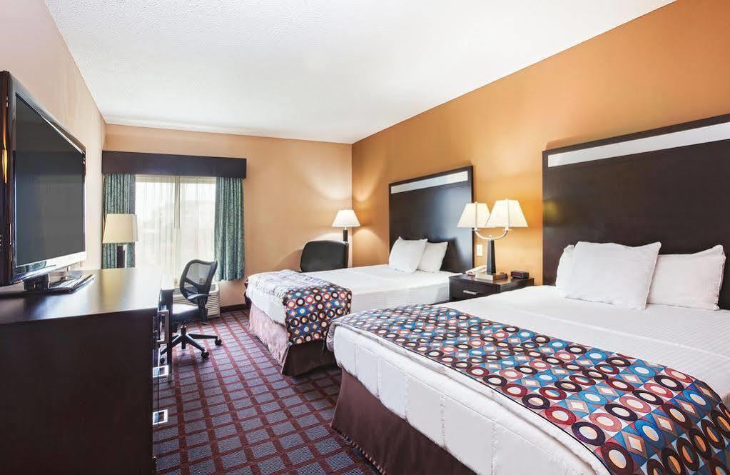 Hotel La Quinta By Wyndham Indianapolis Airport Plainfield Exterior foto